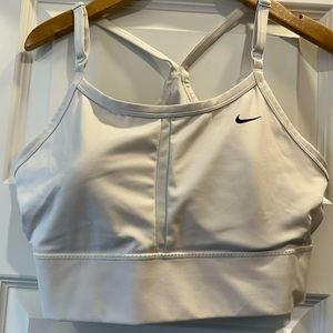 NIKE women’s sports bra in white size XXL